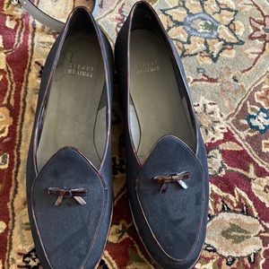 Stuart Weitzman beautiful black dress flats in excellent condition